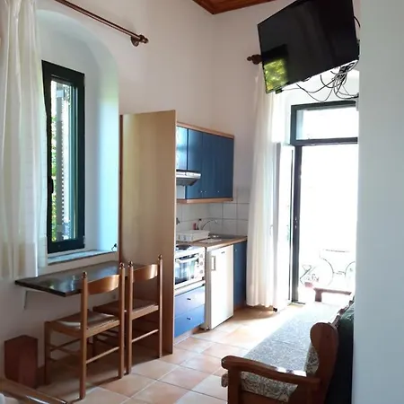 Skardamoula's And Apartments, 2 *