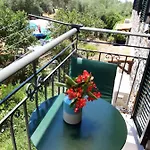 Apartment Skardamoula's And Apartments, 2 *