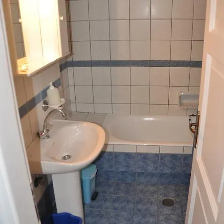 Skardamoula's And Apartments, 2