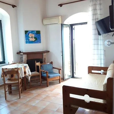 Skardamoula's And Apartments, 2 Appartement Kardhamili