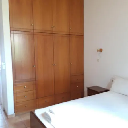 Skardamoula's And Apartments, 2