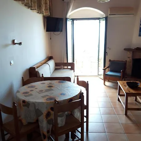 Apartmán Skardamoula's And Apartments, 2 *