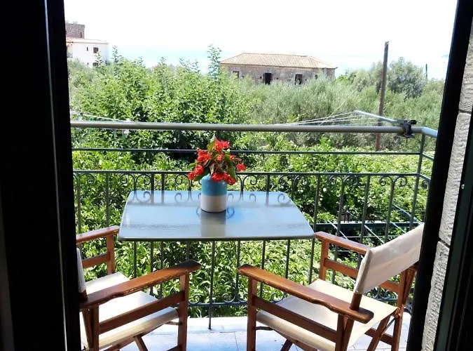 Skardamoula's And Apartments, 2 * Kardhamili