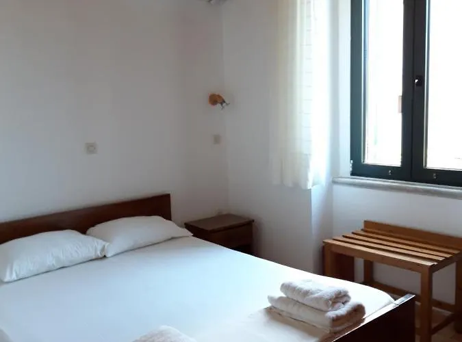 Skardamoula's And Apartments, 2 * Kardhamili